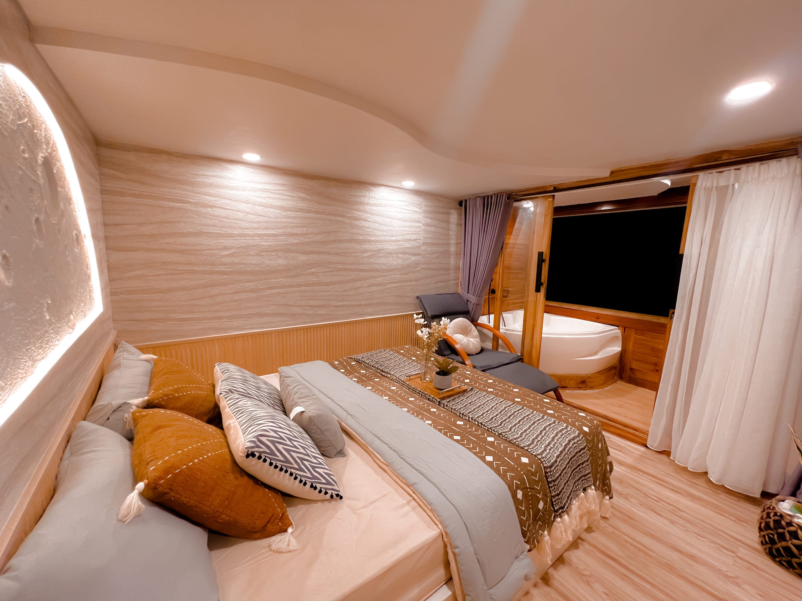 Master Balcony Suite