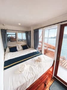 Amalfi_Komodo-Liveaboard-Phinisi_Deluxe-Cabin_02