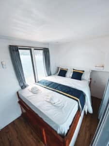 Amalfi_Komodo-Liveaboard-Phinisi_Suite-Cabin_04