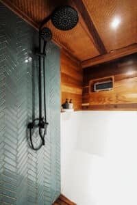 Angelica_Komodo-Liveaboard-Phinisi_Family-Cabin_07