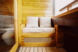 Angelica_Komodo-Liveaboard-Phinisi_Master-Cabin-1_07