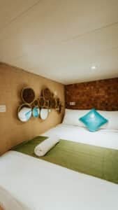 Cordelia-Phinisi_Komodo-Liveaboard-Phinisi_Superior-Cabin-2_05