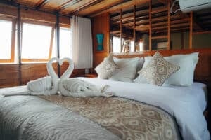 Gammara_Komodo-Liveaboard-Master-Cabin_1