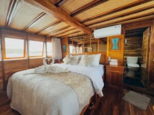 Gammara_Komodo-Liveaboard-Master-Cabin_9