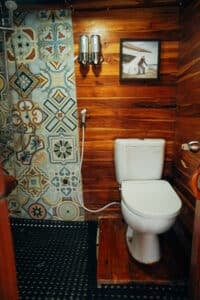 Gammara_Komodo-Liveaboard-Suite-Cabin_2