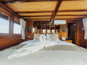 Gammara_Komodo-Liveaboard-Suite-Cabin_23