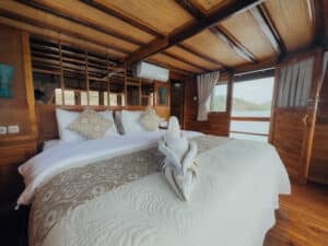 Gammara_Komodo-Liveaboard-Suite-Cabin_26