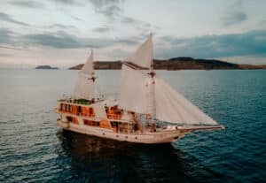 Gandiva_Komodo-Liveaboard-Phinisi_Boat_09