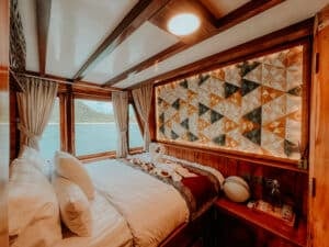 Gandiva_Komodo-Liveaboard-Phinisi_Superior-Cabin2_10