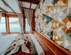 Gandiva_Komodo-Liveaboard-Phinisi_Superior-Cabin2_6