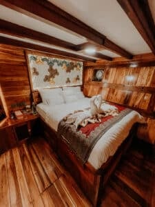 Gandiva_Komodo-Liveaboard-Phinisi_Superior-Cabin_02