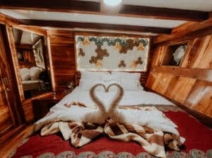 Gandiva_Komodo-Liveaboard-Phinisi_Superior-Cabin_05