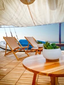 Navila_Komodo-Liveaboard-Phinisi_Social-Area_19