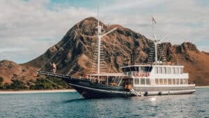 Semesta-Voyages_Komodo-Liveaboard-Phinisi_Boat_16