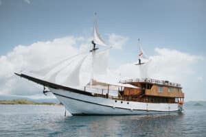 Zada-Nara_Komodo-Liveaboard-Phinisi_Boat_08