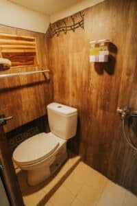 Zada-Nara_Komodo-Liveaboard-Phinisi_Deluxe-Cabin_03
