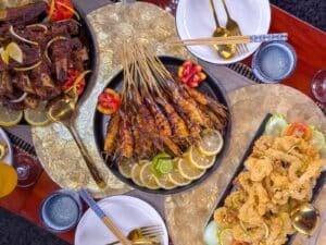 Kimochi-Voyages_Komodo-Liveaboard-Phinisi_Dining-Media_01