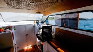 Ocean-Queen-Manta_Speedboat-Komodo_Interior_04