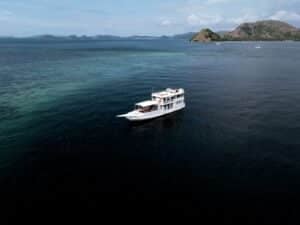 Zendaya-Phinisi_Komodo-Liveaboard-Phinisi_1