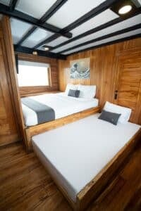 ANDALUCIA_Komodo-Liveaboard-Phinisi_Cabin-1_04