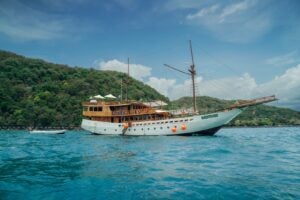 CARNABY-II_Komodo-Liveaboard-Phinisi_1