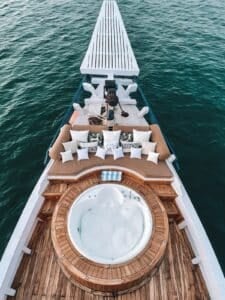 Sea-Familia_Komodo-Liveaboard-Phinisi_3